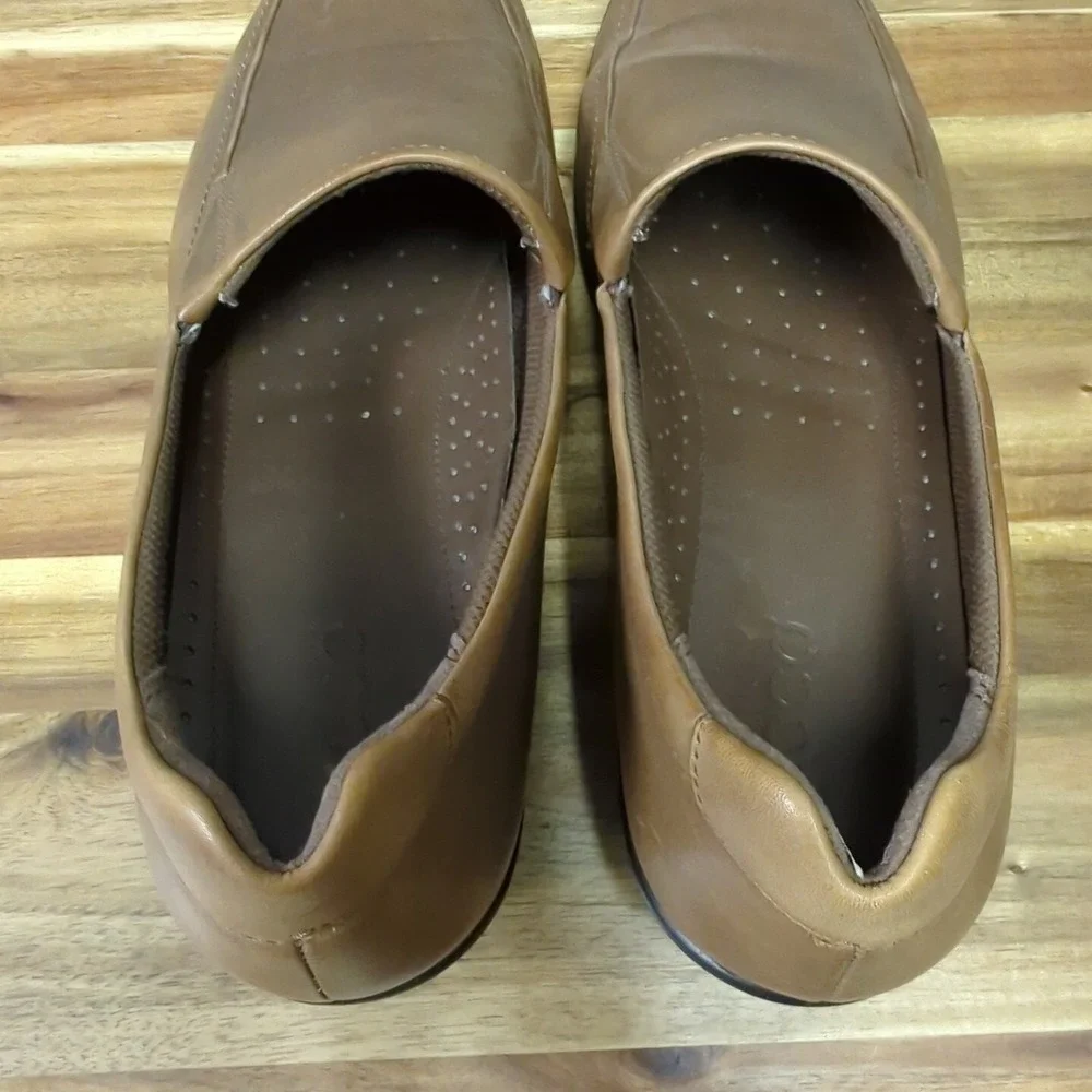 ECCO Slip On Leather Loafer Wedge Heels Brown Women's SZ EU‎ 42 US 11 / 11.5